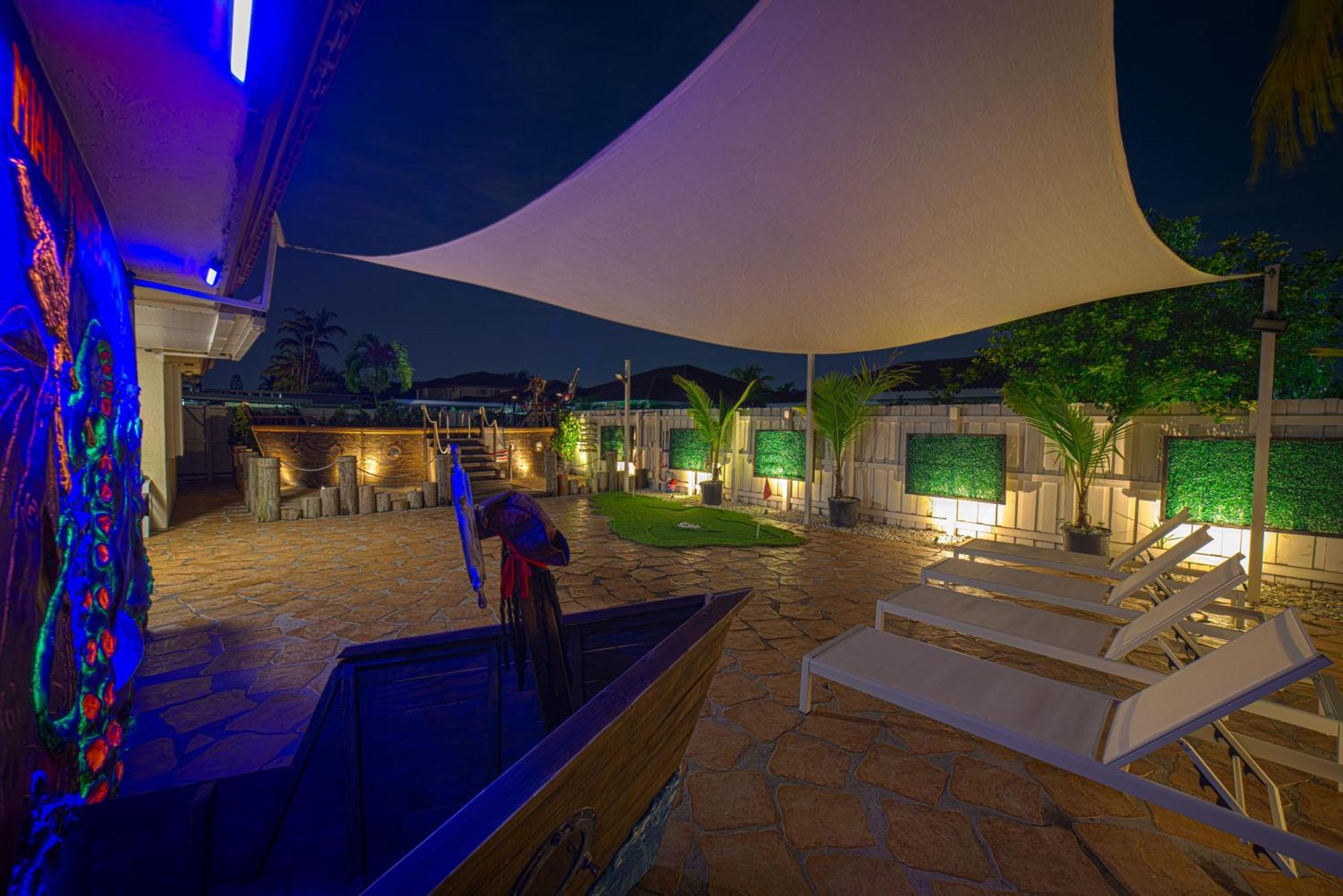 Pirate's Ship Heated Pool 16 Guest Super Mario Theme Pousada *