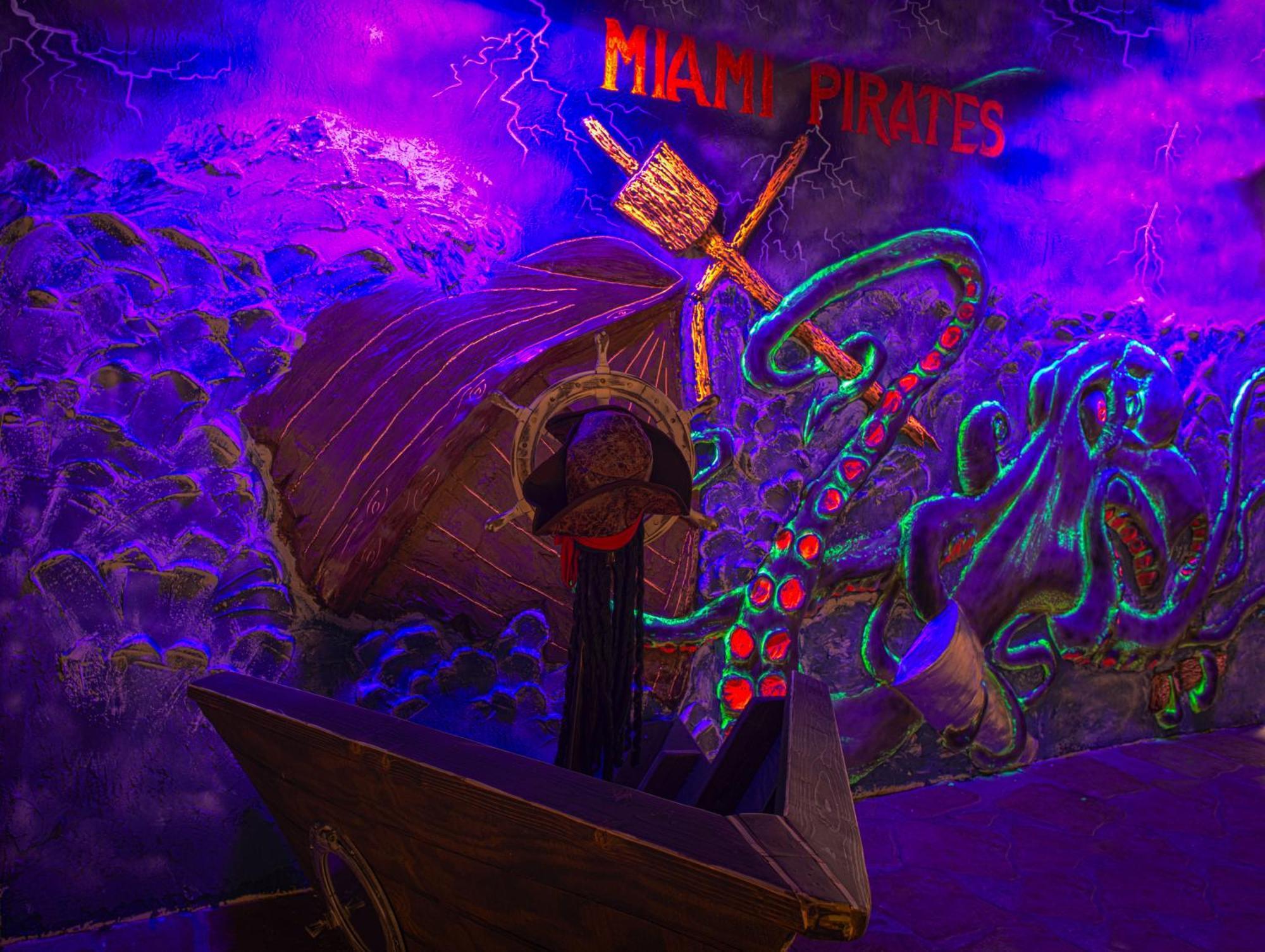 Pirate's Ship Heated Pool 16 Guest Super Mario Theme Pousada *
